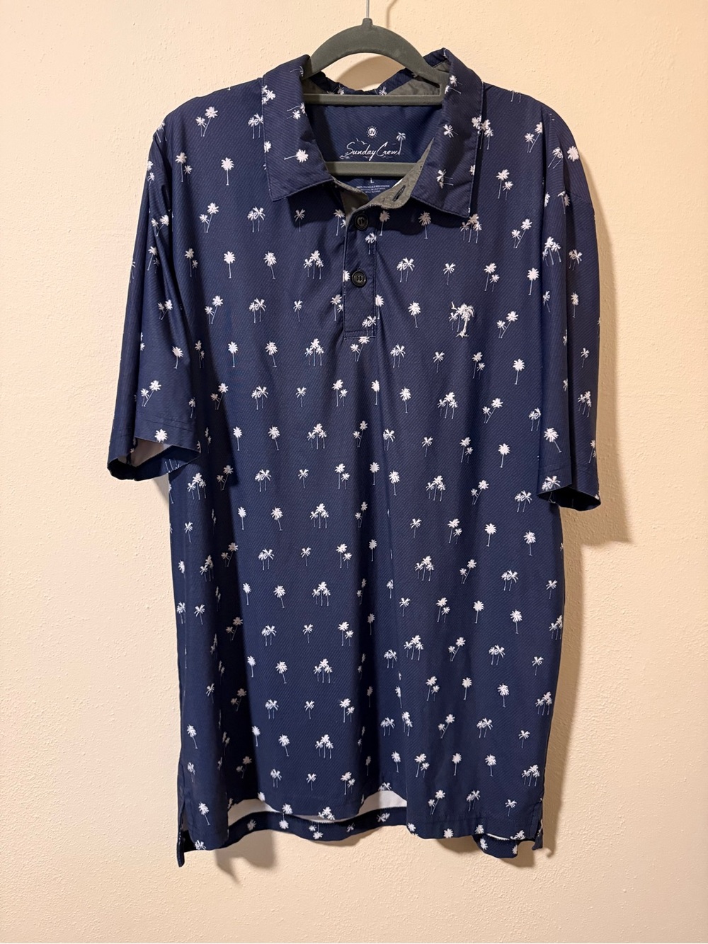 Sunday Crew golf polo | Large | dog 50 | Gently Worn